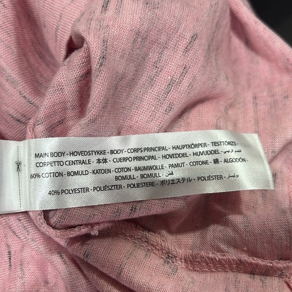 Ariat Rebar Cotton Strong, pre-shrunk,hidden pen pocket, crewneck, extended back - Picture 7 of 8